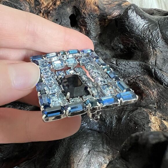 Vintage Signed Kramer of NY Blue Rhinestone Brooch Recessed Shadowbox Statement - Picture 7 of 16